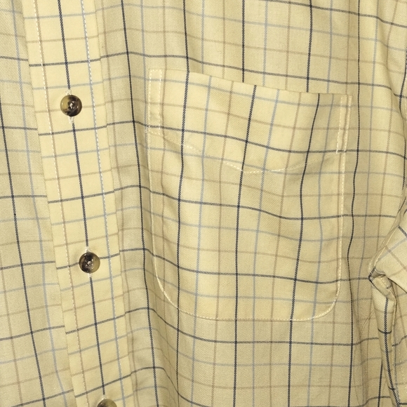 L.L. Bean wrinkle resistant plaid button down, 100% cotton men's traditional fit - Picture 4 of 6